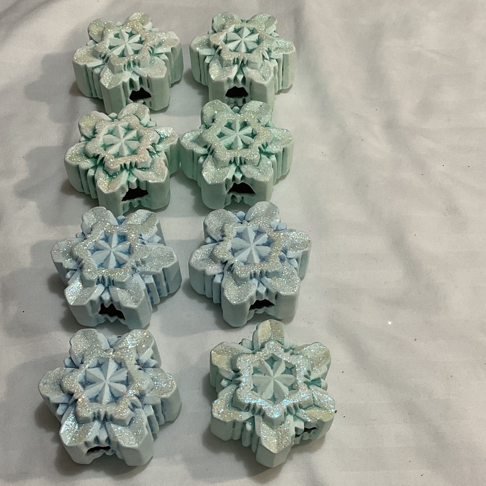 Snowflake ornaments - Picture 4 of 4
